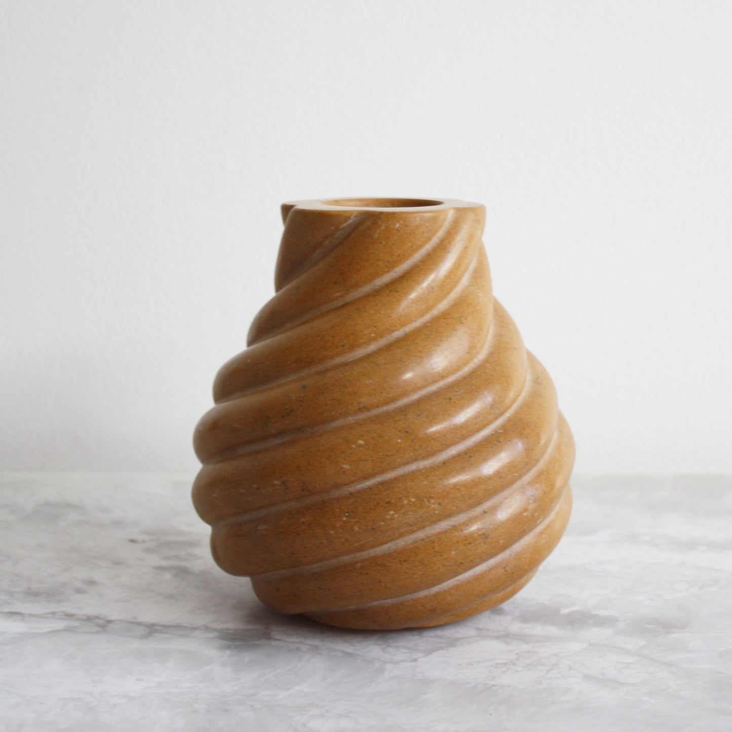 Small Swell Vase in Honeycomb