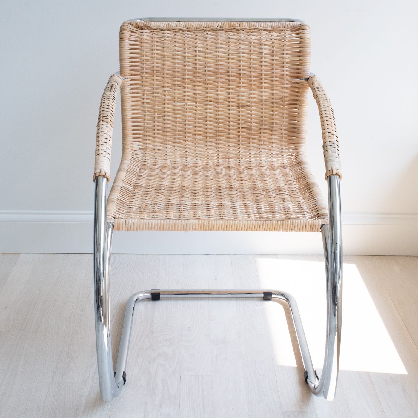 Cantilever cane online chair