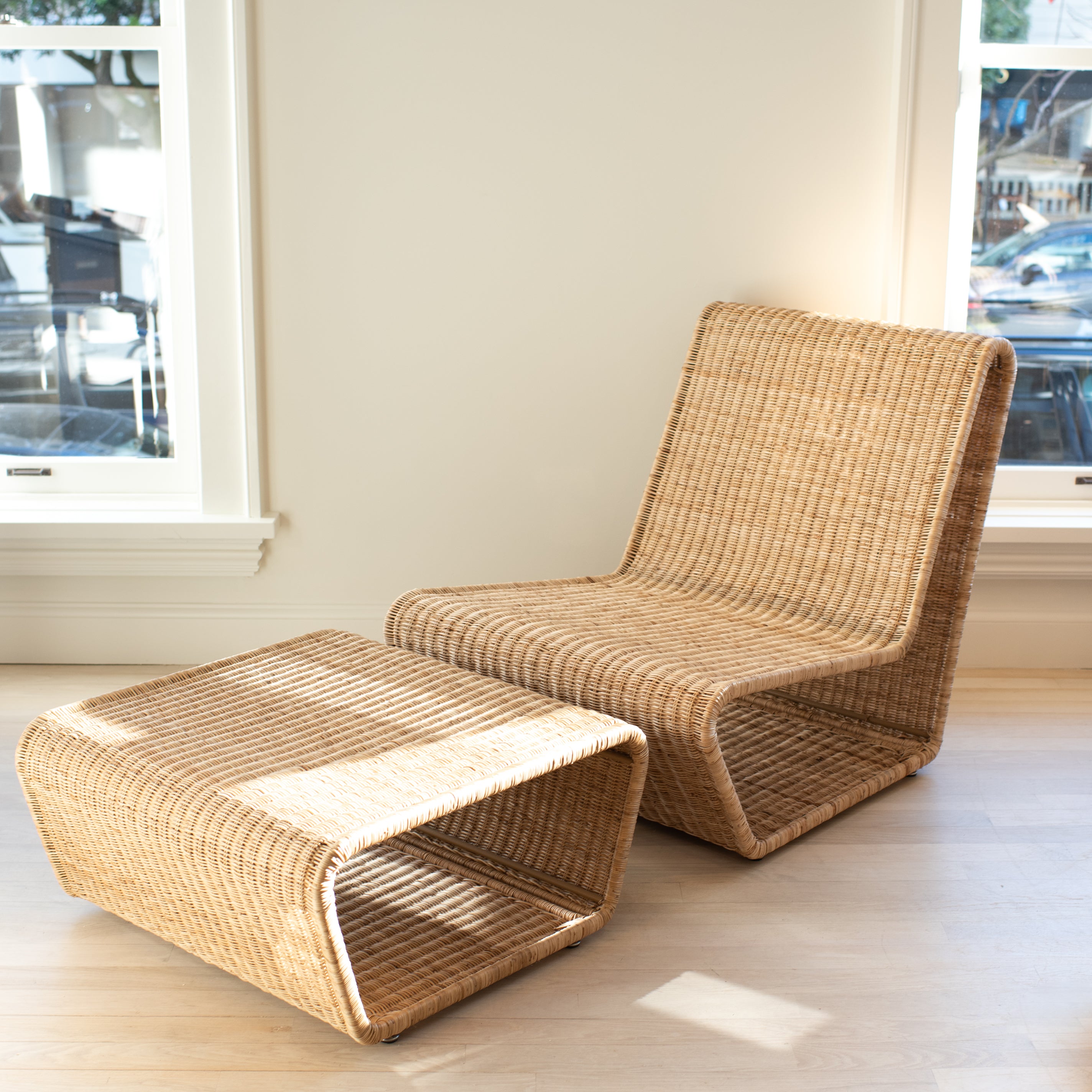 Wave best sale lounge chair